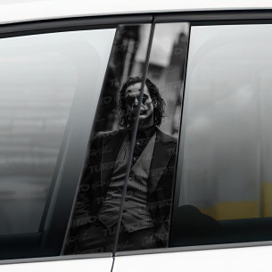 Naklejka na słupek samochodowy Joker w Mieście Czarnobiały | TurboWrapz.com 2