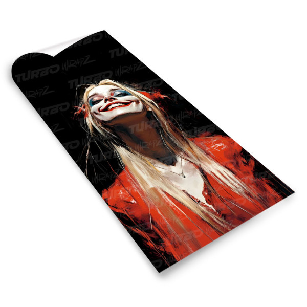 Naklejka na słupek samochodowy Szczęśliwa Harley Quinn | TurboWrapz.com