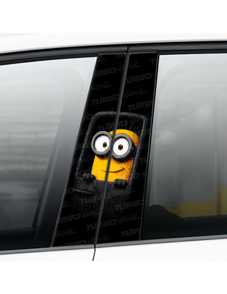 Naklejka na słupek samochodowy Minion Podróżnik  | TurboWrapz.com